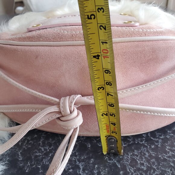 Burberry ! Furry with pom pom pink shoulder bag - Picture 14 of 17